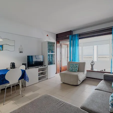 Small By The * Sesimbra